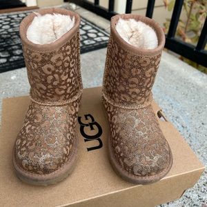Ugg classic II glitter leopard boot 10M, little girl size